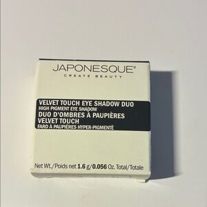 Japonesque Velvet Touch Eyeshadow Duo — Black & White